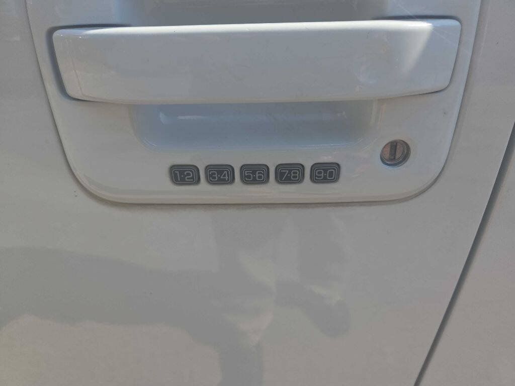 Used 2014 Ford F150 Lariat w/ Equipment Group 502A Luxury AWD/4WD image 17