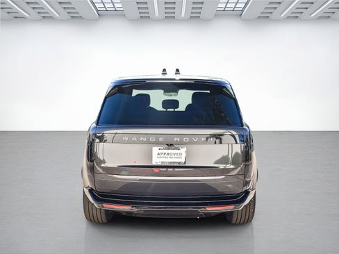 Certified 2025 Land Rover Range Rover SE image 7
