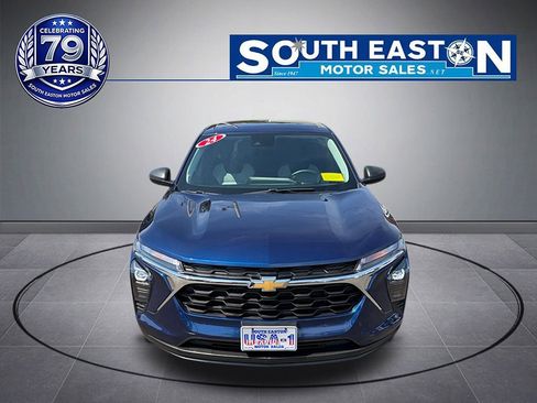 Used 2024 Chevrolet Trax LS FWD image 3