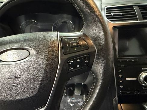 Used 2019 Ford Explorer Platinum AWD/4WD image 17