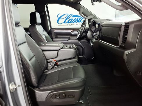Used 2025 GMC Sierra 1500 SLT AWD/4WD image 11