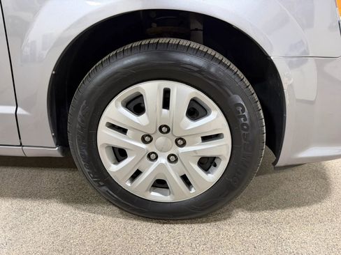 Used 2019 Dodge Grand Caravan SE image 49