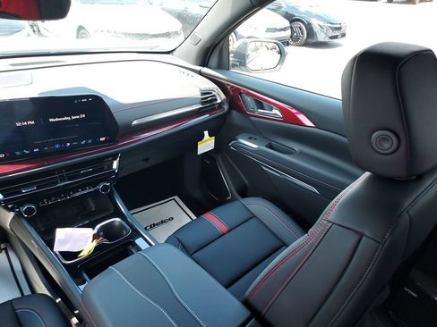 New 2026 Chevrolet Traverse RS AWD/4WD image 11