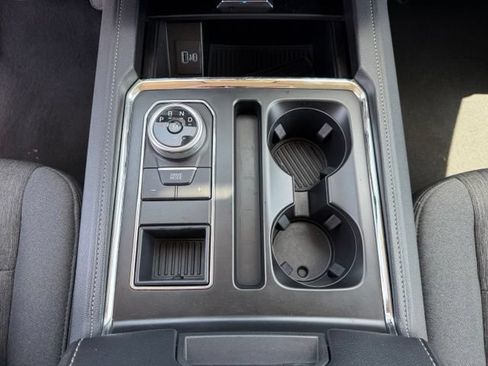 Used 2024 Ford Expedition XLT RWD image 20