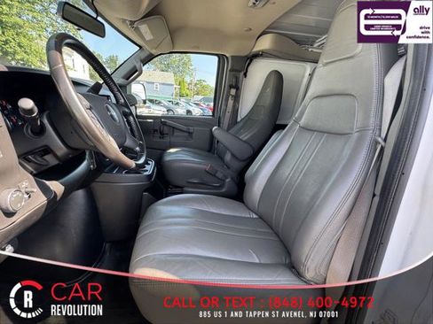 Used 2023 GMC Savana 2500 Extended w/ Driver Convenience Package image 14