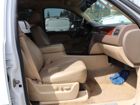 Used 2010 Chevrolet Tahoe LTZ image 11