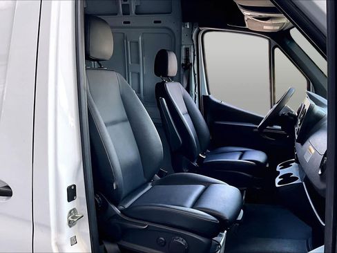 Used 2024 Mercedes-Benz Sprinter 3500 image 9