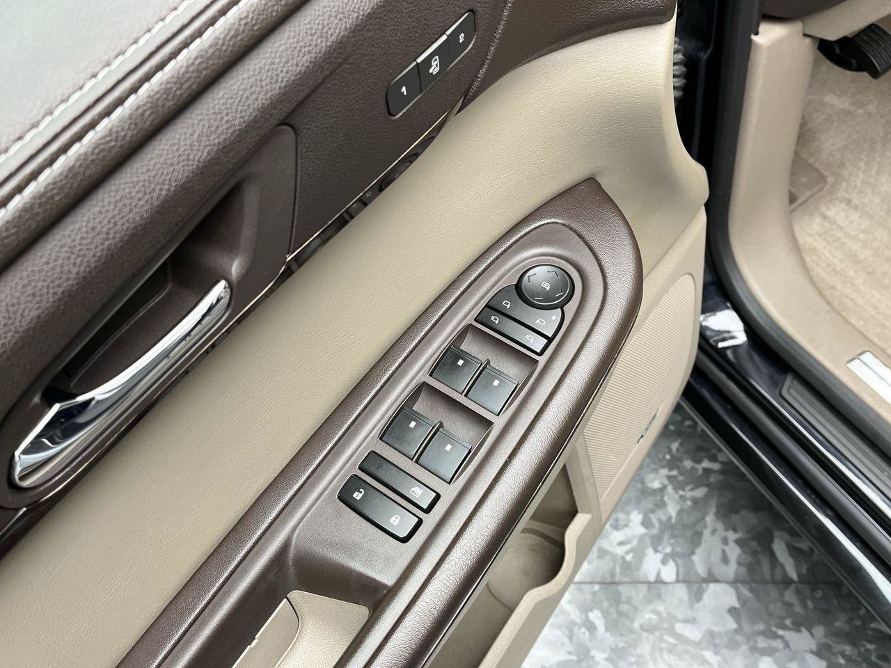 Used 2015 GMC Acadia Denali AWD/4WD image 10