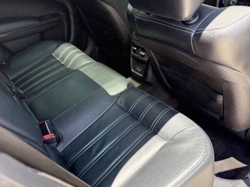 Used 2015 Chrysler 300 S image 10