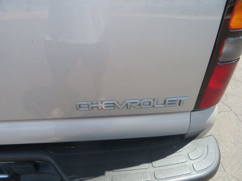 Used 2004 Chevrolet Suburban LS w/ Preferred Equipment Group AWD/4WD image 14