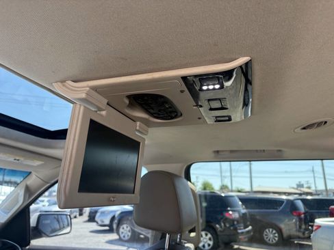 Used 2015 GMC Yukon XL SLT w/ Open Road Package AWD/4WD image 19