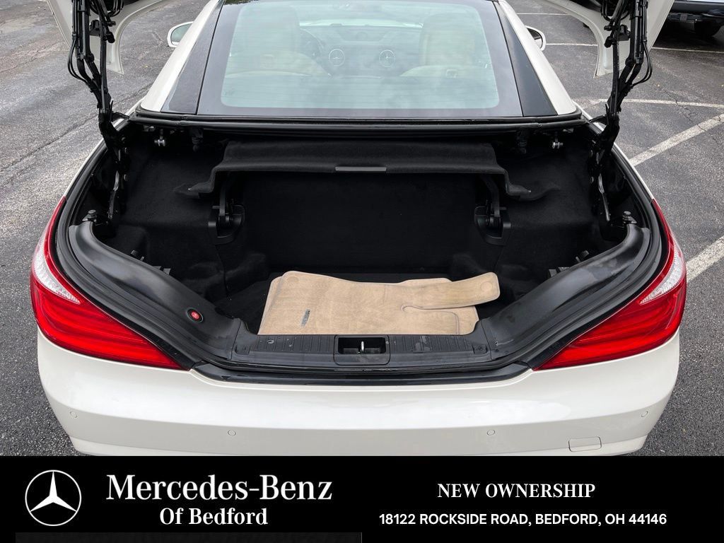 Used 2013 Mercedes-Benz SL 550 image 12