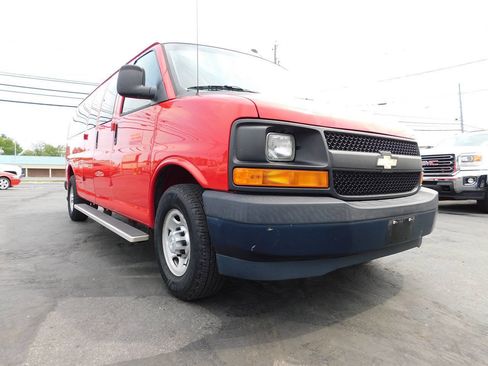 Used 2017 Chevrolet Express 3500 LS RWD image 23