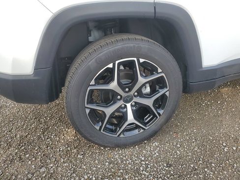 Used 2025 Jeep Compass Limited AWD/4WD image 19