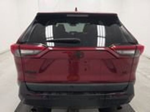Used 2022 Toyota RAV4 LE image 5