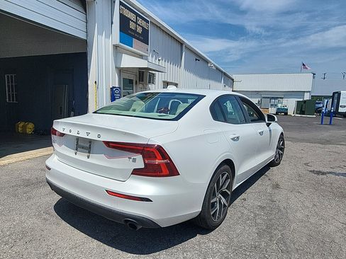 Used 2020 Volvo S60 T5 Momentum FWD image 5