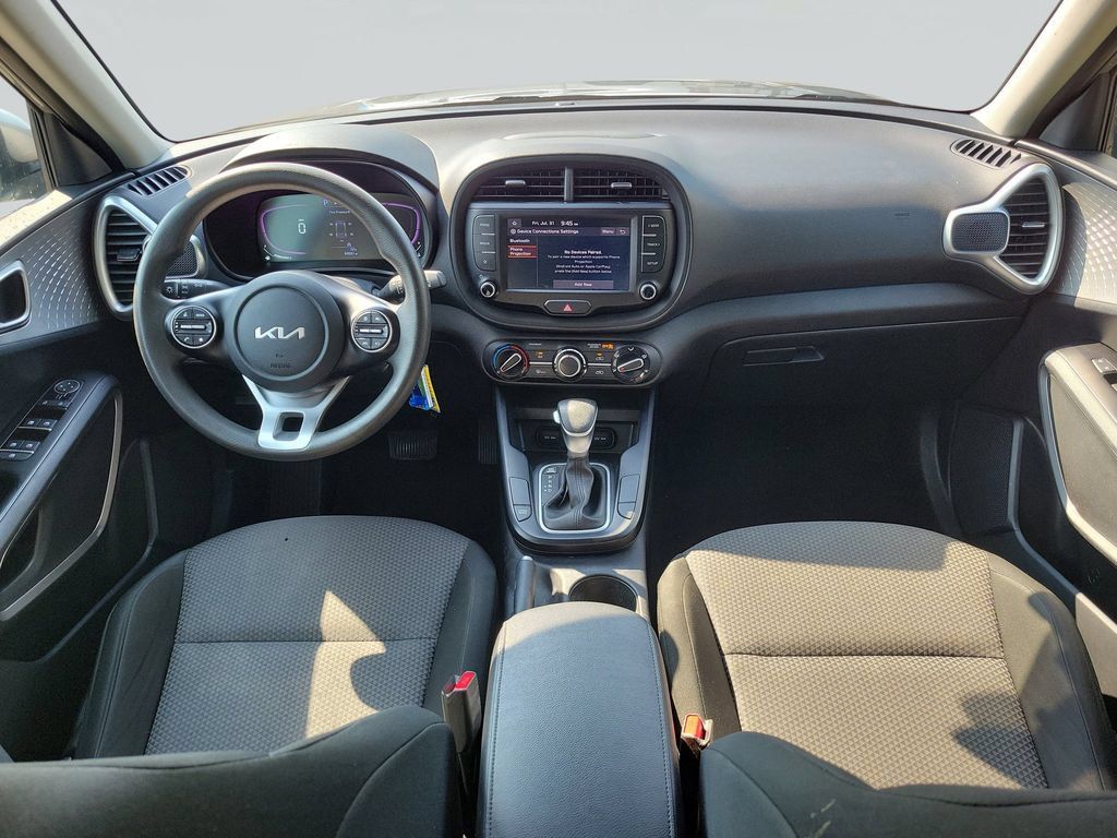 Used 2023 Kia Soul LX w/ Option Group 015 FWD image 10