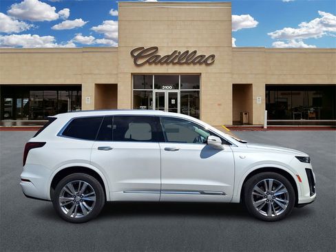 Certified 2024 Cadillac XT6 Premium Luxury image 2