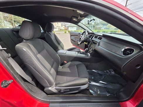 Used 2013 Ford Mustang Coupe RWD image 13