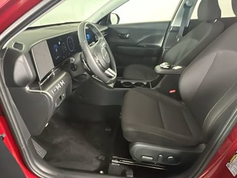 Certified 2025 Hyundai Kona SEL AWD/4WD image 11