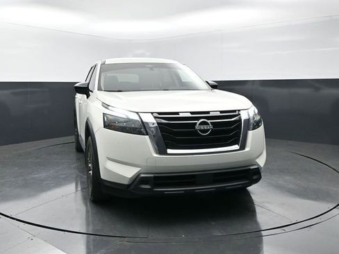 Used 2023 Nissan Pathfinder S FWD image 5
