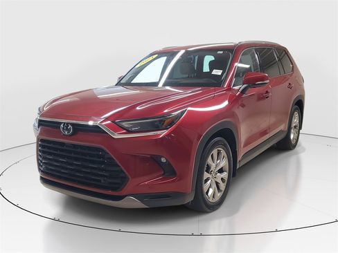 Certified 2024 Toyota Grand Highlander FWD image 3