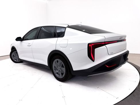 Certified 2025 Kia K4 FWD image 2