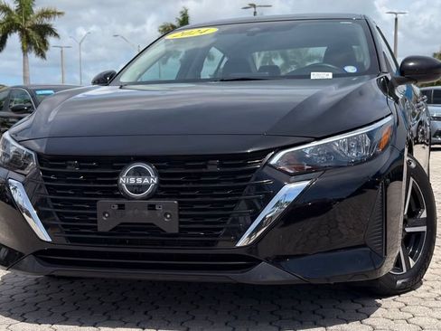 Used 2024 Nissan Sentra SV FWD image 2