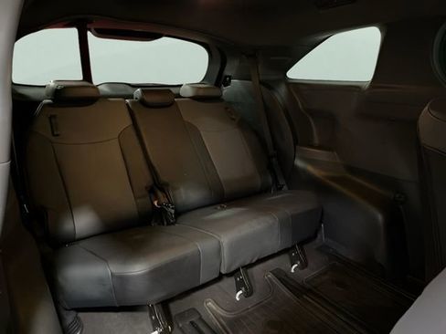 Used 2022 Toyota Sienna XLE Woodland Edition AWD/4WD image 28