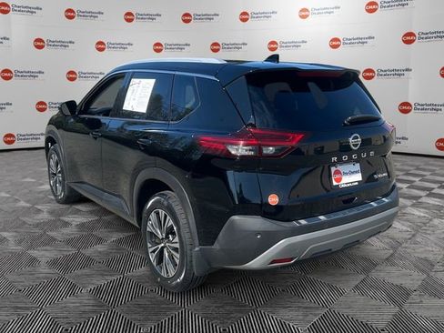 Used 2021 Nissan Rogue SV w/ Premium Package image 3