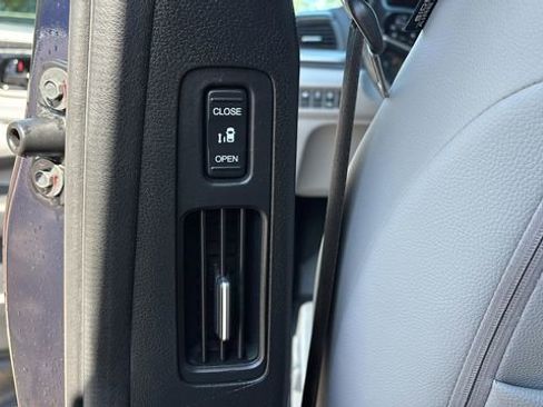 Used 2023 Honda Odyssey Touring image 34
