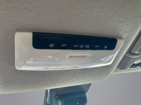 Used 2025 Nissan Versa S w/ Trunk Package FWD image 24