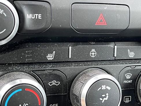 Used 2019 RAM 1500 Big Horn image 10