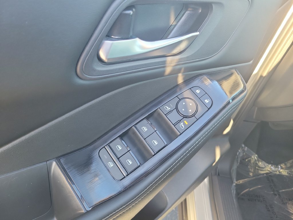 Used 2025 Nissan Rogue SV FWD image 21