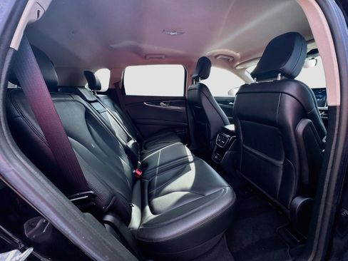 Used 2023 Lincoln Nautilus AWD image 29