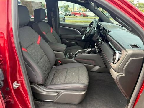 Used 2024 Chevrolet Colorado Z71 w/ Z71 Convenience Package 2 AWD/4WD image 17