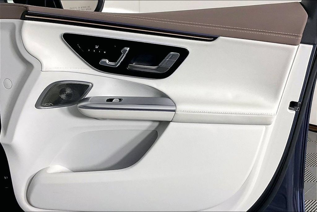 Certified 2023 Mercedes-Benz EQE 500 4MATIC SUV image 16