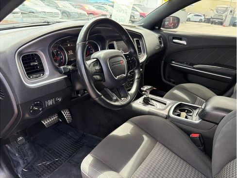 Used 2019 Dodge Charger Scat Pack RWD image 6