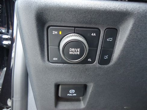Used 2025 Ford Expedition Max Platinum AWD/4WD image 15