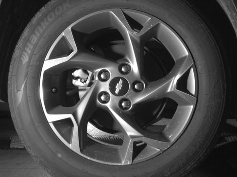 Used 2025 Chevrolet Trax LT w/ LT Convenience Package FWD image 15