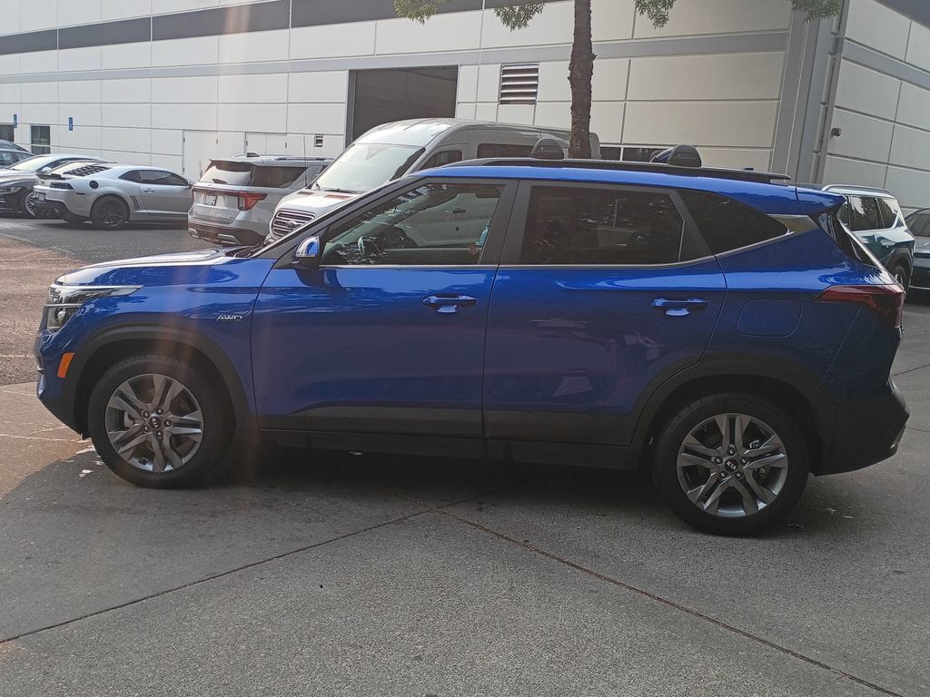Used 2021 Kia Seltos S AWD/4WD image 7