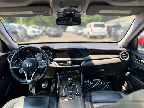 Used 2018 Alfa Romeo Stelvio Ti Lusso AWD/4WD image 12