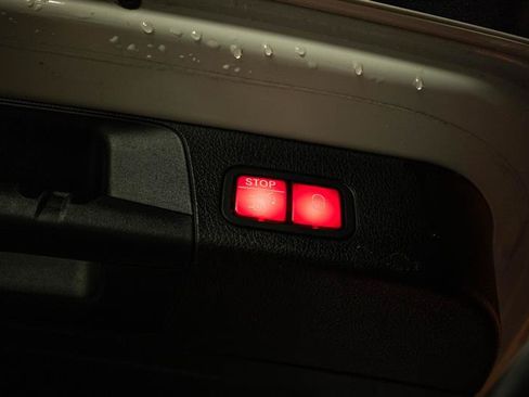 Used 2022 Mercedes-Benz GLB 250 4MATIC image 8