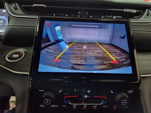 New 2025 Jeep Grand Cherokee Limited w/ Trailer Tow Package image 23