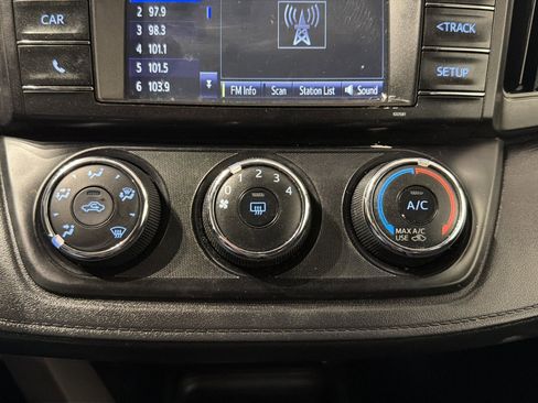 Used 2016 Toyota RAV4 LE image 28