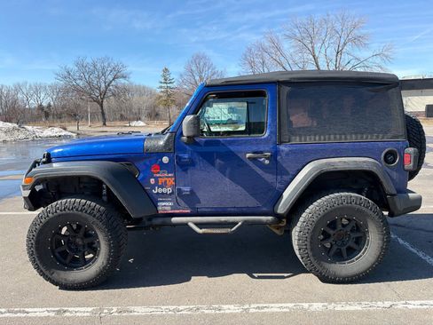 Used 2019 Jeep Wrangler Sport S image 6