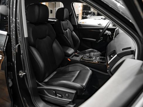 Used 2018 Audi Q5 2.0T Premium Plus w/ Premium Plus Package AWD/4WD image 39
