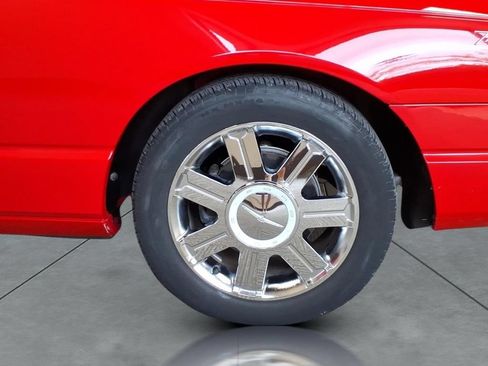Used 2005 Ford Thunderbird RWD image 9