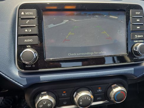 Used 2025 Nissan Versa SV FWD image 18