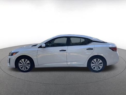 Used 2025 Nissan Sentra S image 4